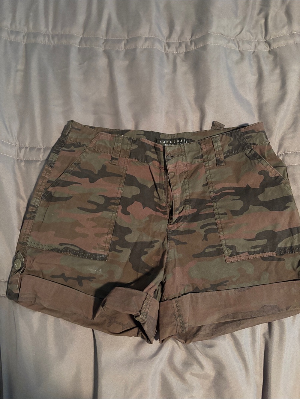 Sanctuary Camo Utility Cargo Shorts in Olive and Brown